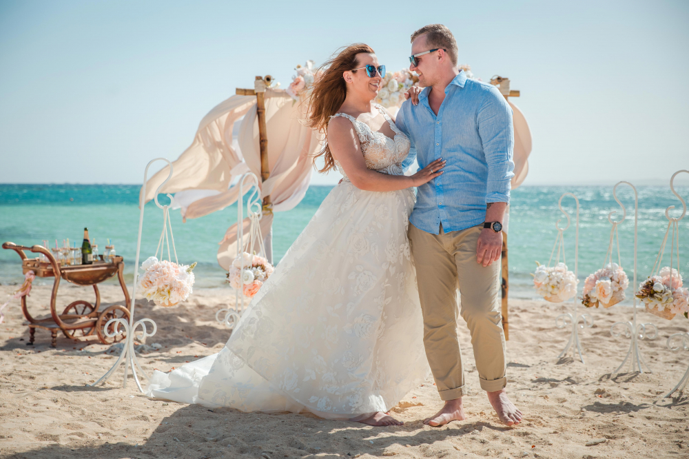 Завораживающая свадебная церемония Жемчужном острове Хургада, Египет. Свадьба за границей.