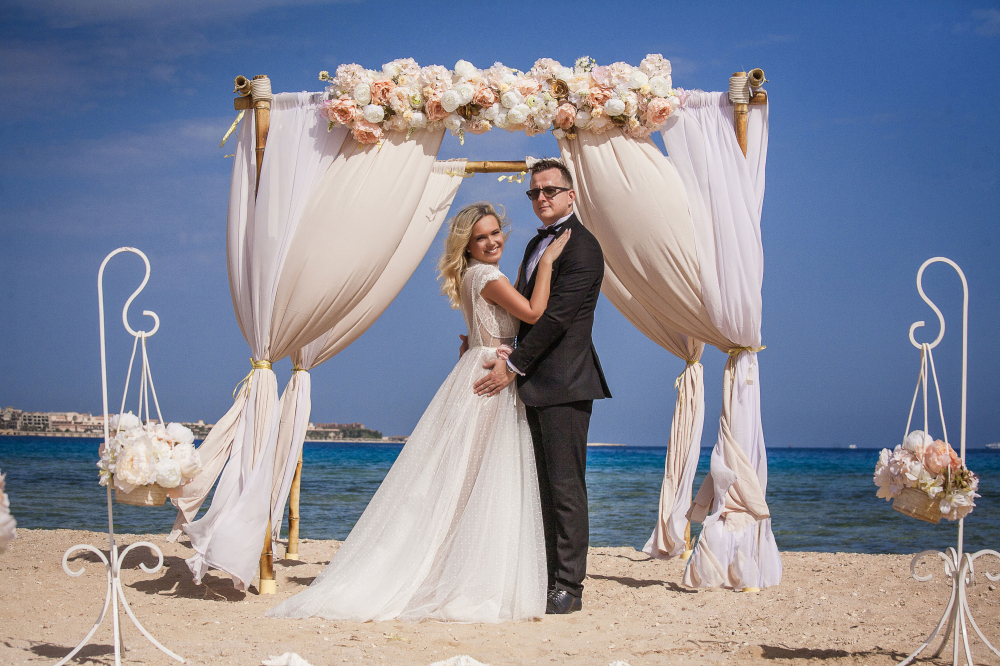 Мини- свадебная церемония "Любовь в воздухе" Сахл Хашиш, Хургада, Египет. Свадьба за границей.