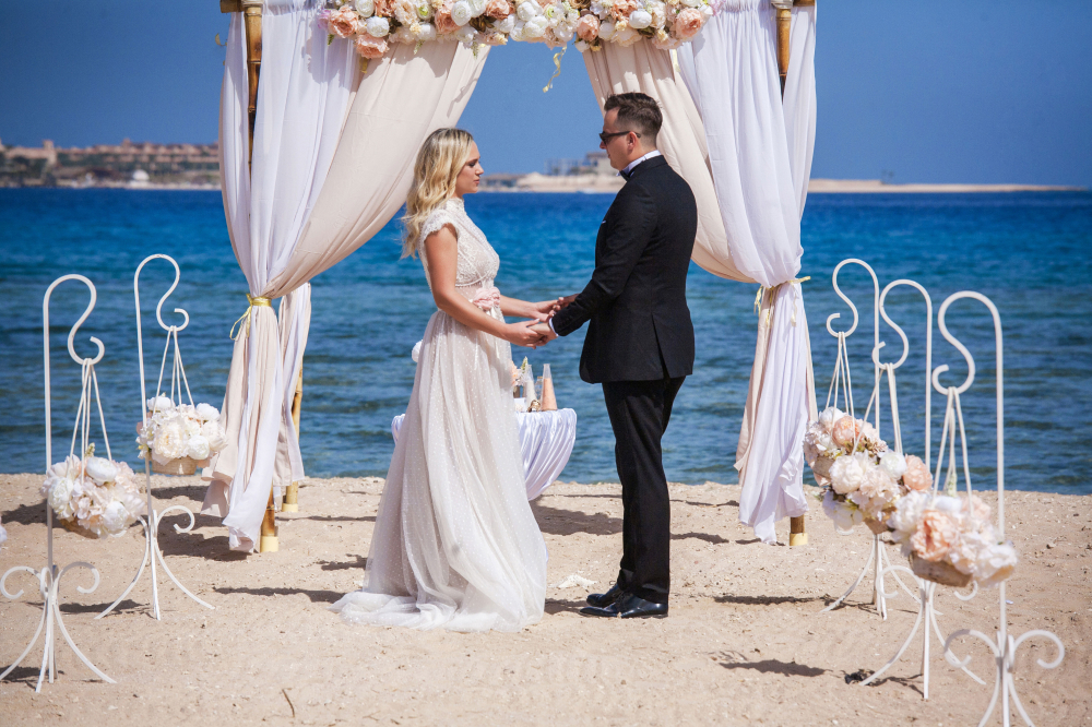 Мини- свадебная церемония "Любовь в воздухе" Сахл Хашиш, Хургада, Египет. Свадьба за границей.