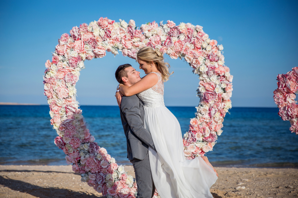 Мини- свадебная церемония "Любовь в воздухе" Сахл Хашиш, Хургада, Египет. Свадьба за границей.