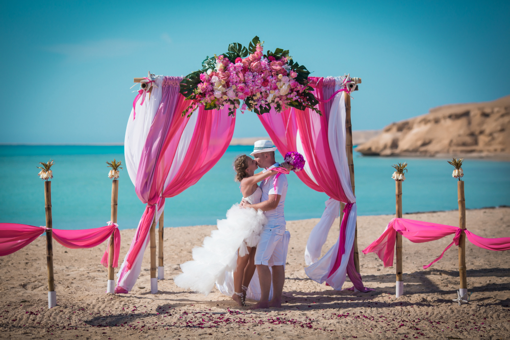 Завораживающая свадебная церемония Жемчужном острове Хургада, Египет. Свадьба за границей.