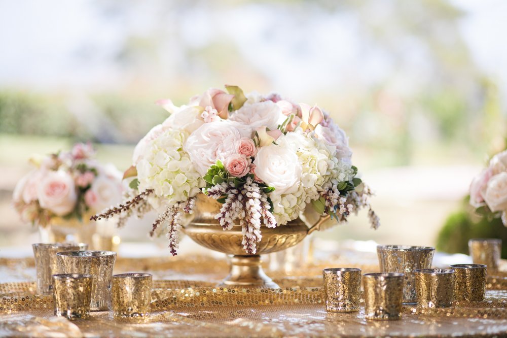 Декор свадебного стола в золотых оттенках
