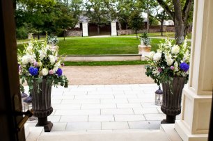 Цветочные композиции в вазах