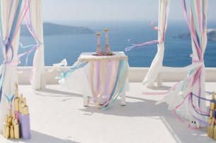 Место свадебной церемонии, украшенный лентами