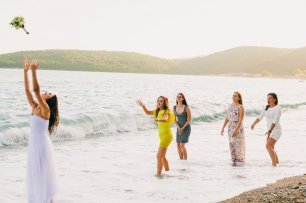 Ловим букет невесты