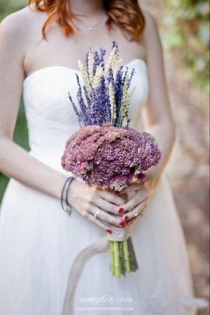 Букет невесты с комбинированием различных форм