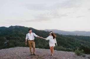 Фотосессия после свадебной церемонии в горах