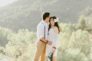 Милая летняя свадебная фотосессия