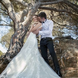 Прогулка молодоженов в парке