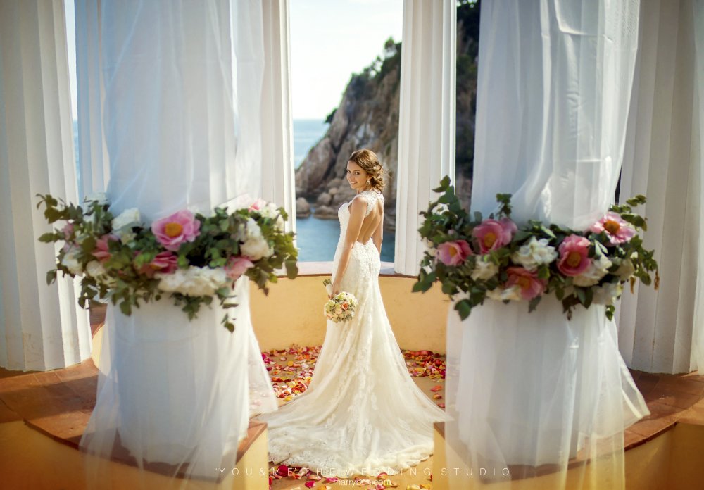 Роскошное свадебное платье невесты