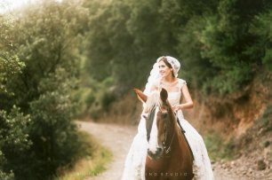 Свадебная церемония в горах, свадьба в Испании