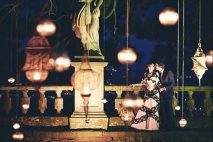 Вечерняя свадебная прогулка