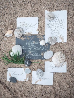 Приглашения, карточки рассадки для океанической свадьбы в Португалии