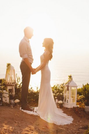 Свадьба на скалистом утесе в Португалии