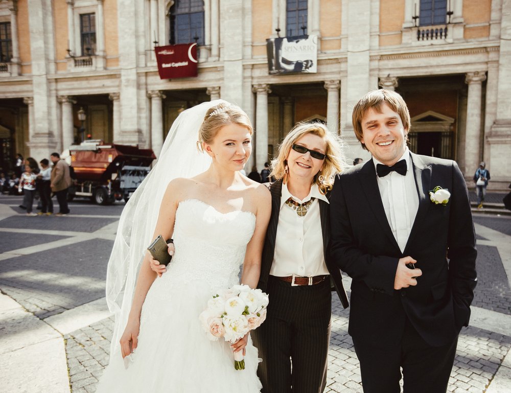 После бракосочетания. Теперь Глеб и Ксения муж и жена. Официальная церемония бракосочетания в Риме, Кампидолио, Красный зал.