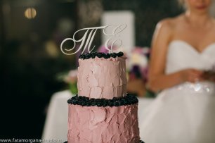 Украшение на торт в виде инициалов молодожен