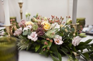 Цветочная композиция на свадьбе в стиле бохо