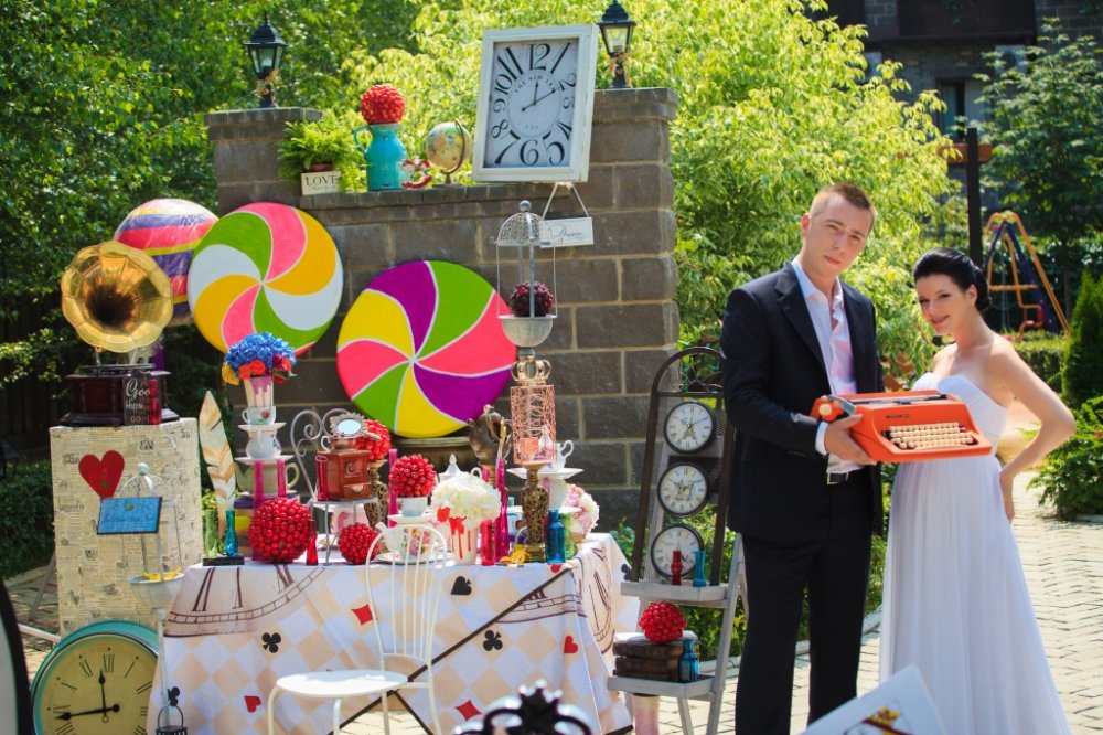 Свадьба "Алиса в стране Чудес". Свадебное агентство "Лавка Чудес" известно своими необычными тематическими свадьбами.