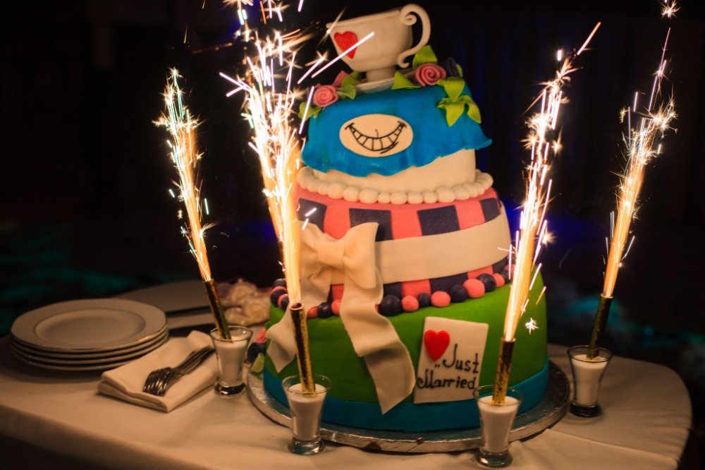 Свадьба "Алиса в стране Чудес". Свадебное агентство "Лавка Чудес" известно своими необычными тематическими свадьбами.