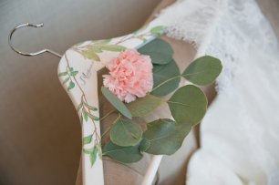 Именная вешалка для платья невесты