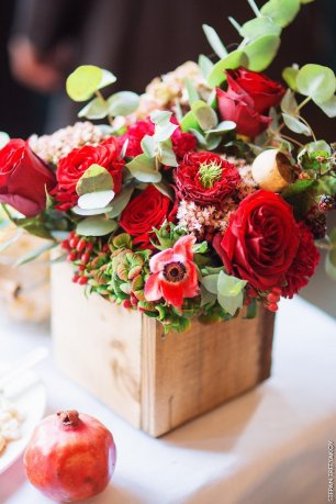 Композиции в деревянных ящиках на столы гостей