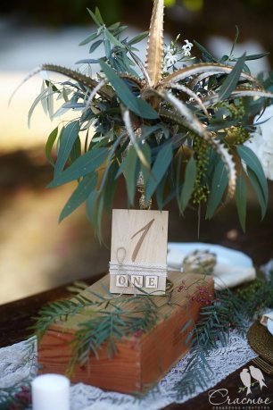 оригинальное оформление номера стола