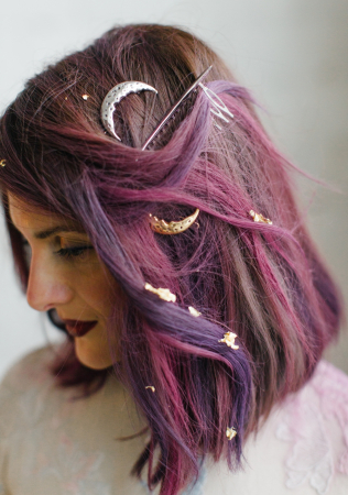 невеста с фиолетовыми волосами, организатор СЧАСТЬЕ