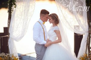 Фотозона с кружевными занавесками