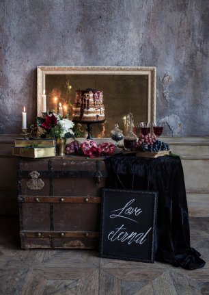 Торт в декоре свадебной фотосессии