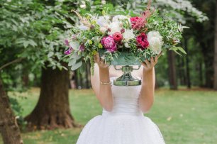 Цветочная композиция в винтажной вазе