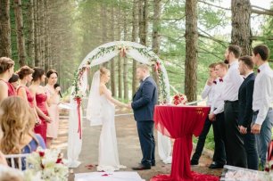 Выездная регистрация в лесу