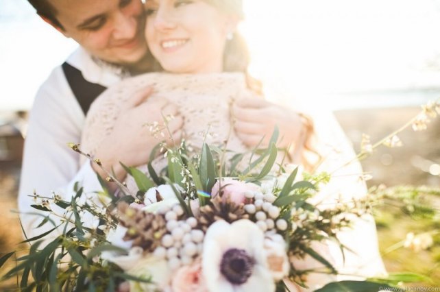 Свадьба в деталях: шишки в зимнем декоре 