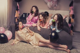 Девичник с подружками