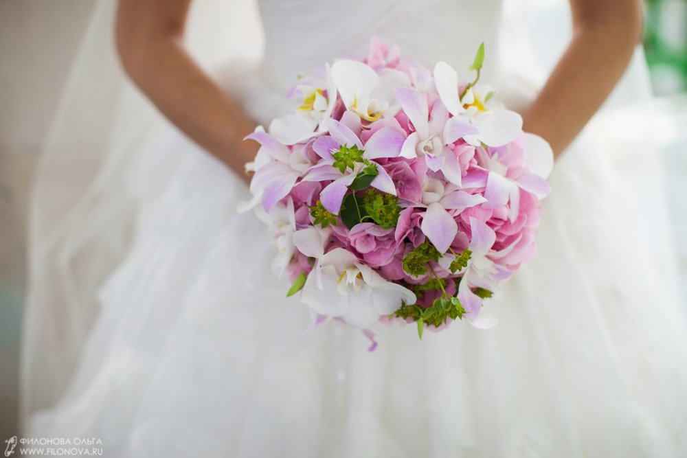Букет невесты в нежном фиолетовом цвете