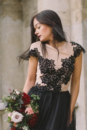 Классика и контраст в образе невесты