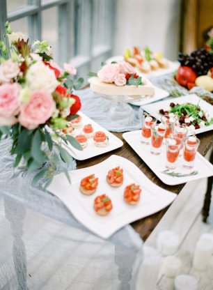 Сервировка welcome закусок