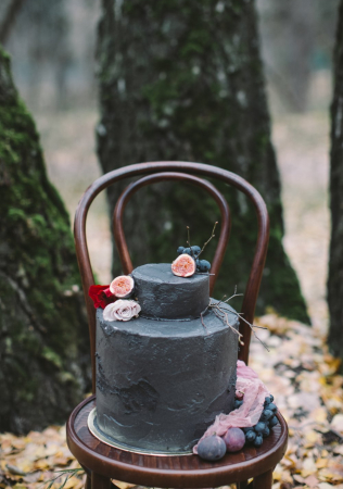 черный свадебный торт, организатор WED KIOSQUE