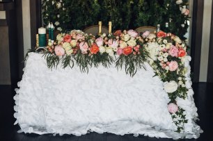 Цветочные раннеры на свадебном столе