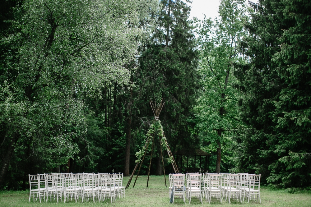 Необычная церемония регистрации с вигвамом