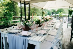 Оформление стола гостей