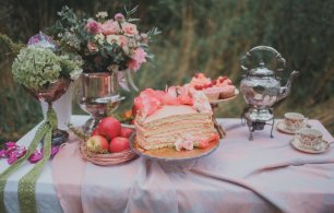 Декор стола на свадебной фотосессии