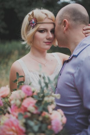 Винтажная повязка на голове невесты