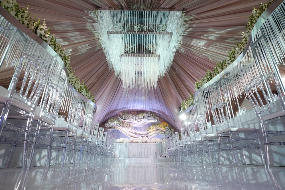 Оформление шатра для свадьбы в стиле Бесконечность