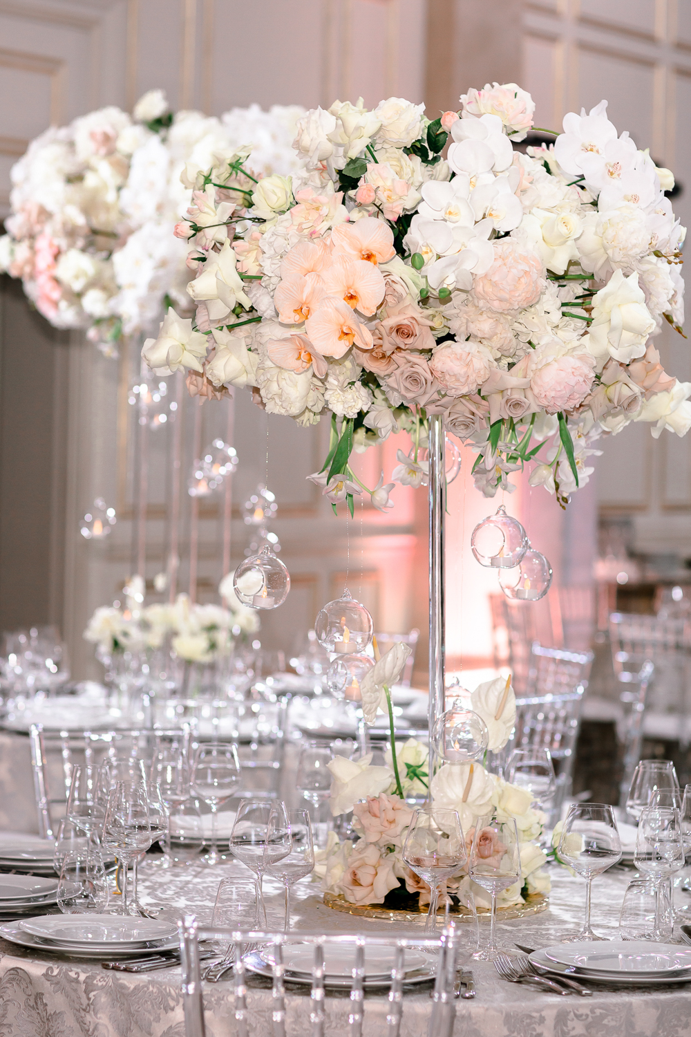 Оформление гостевых столов на свадьбе Кати и Алана