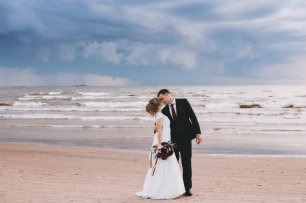 Свадебная фотосессия на берегу