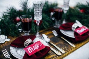 Сервировка стола молодоженов - марсала
