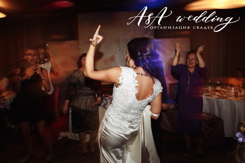 Сергей & Екатерина.
Дата - 29 сентября 2017 года.
Локация - отель "TENET".