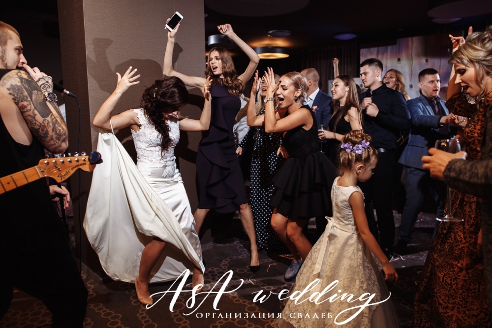 Сергей & Екатерина.
Дата - 29 сентября 2017 года.
Локация - отель "TENET".