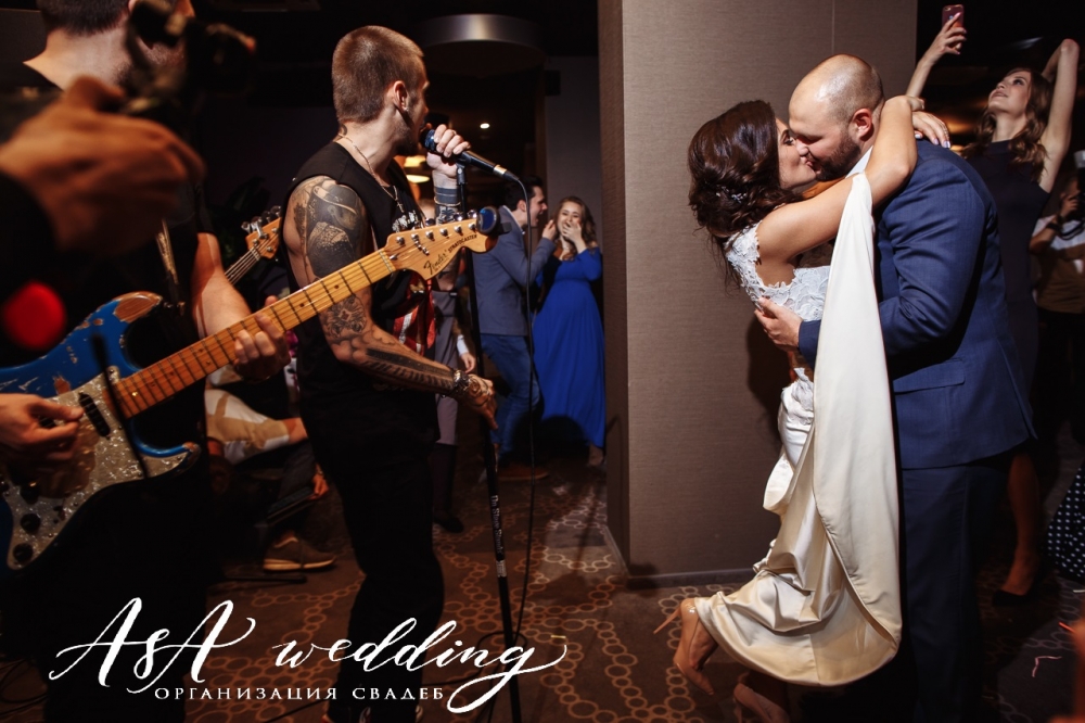 Сергей & Екатерина.
Дата - 29 сентября 2017 года.
Локация - отель "TENET".