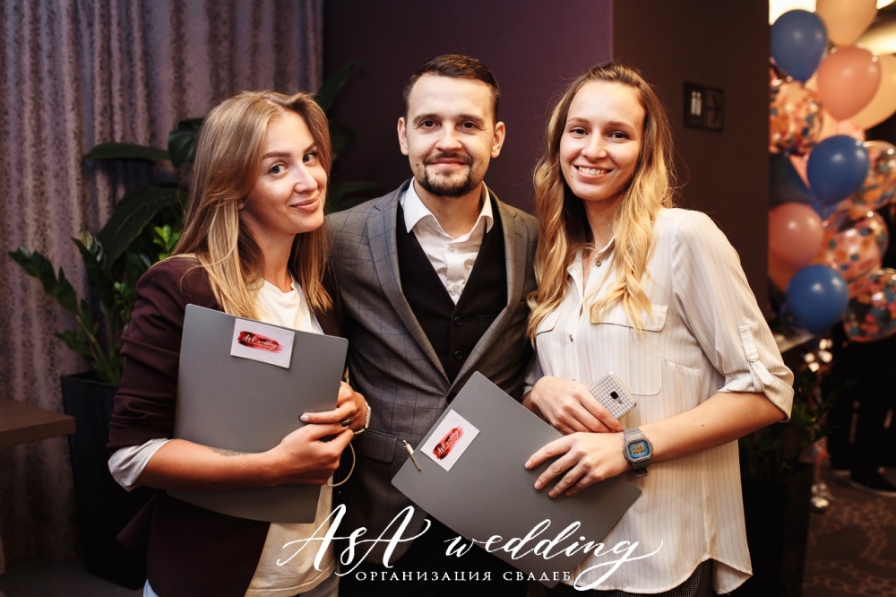 Сергей & Екатерина.
Дата - 29 сентября 2017 года.
Локация - отель "TENET".